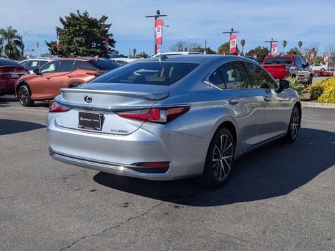 Used 2025 Lexus ES 300h w/ Premium Package image 5