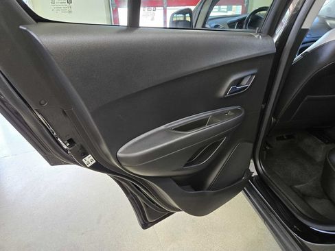 Used 2016 Chevrolet Trax LTZ w/ Midnight Edition AWD/4WD image 29