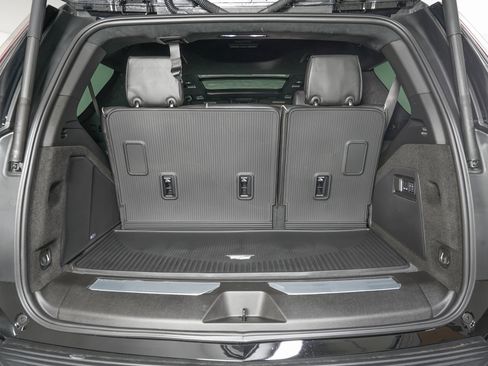 Used 2025 Cadillac Escalade V w/ LPO, ONYX Package image 13