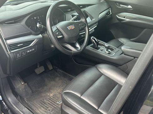 Used 2022 Cadillac XT4 Premium Luxury w/ Sun And Sound Package AWD/4WD image 11