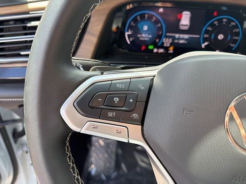 Used 2025 Volkswagen Atlas SE image 23