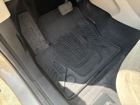 Used 2017 Ford Escape SE w/ Equipment Group 201A FWD image 18