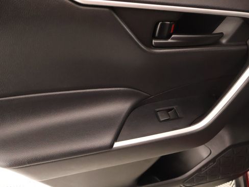 Used 2022 Toyota RAV4 LE image 15