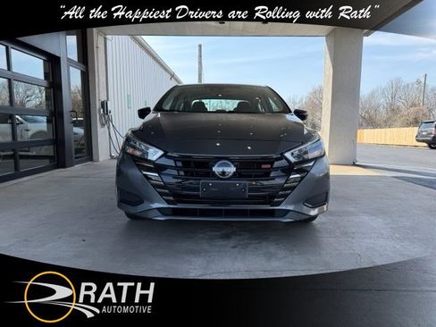 Used 2024 Nissan Versa SR image 3