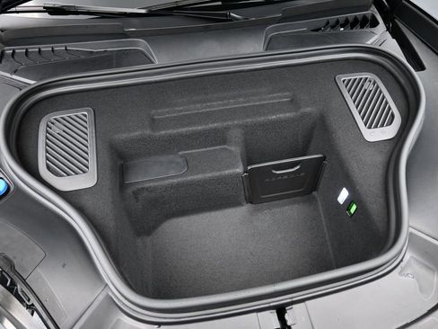 Certified 2024 Porsche Macan Turbo Electric AWD/4WD image 36