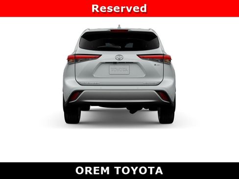 New 2026 Toyota Highlander Platinum image 8