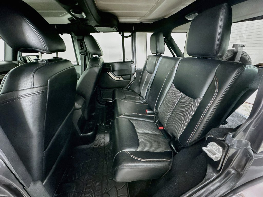 Used 2016 Jeep Wrangler Unlimited Sahara AWD/4WD image 29
