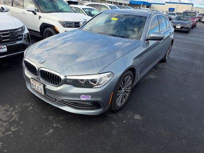 Used 2018 BMW 530e w/ Premium Package 2