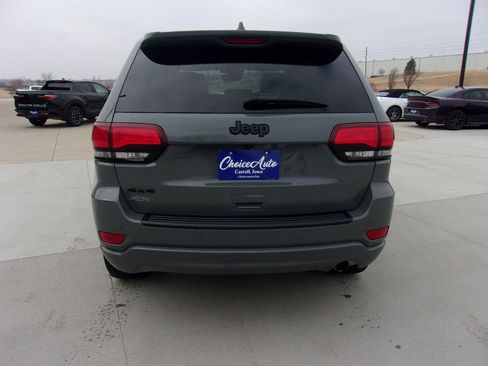 Used 2022 Jeep Grand Cherokee Laredo X image 4