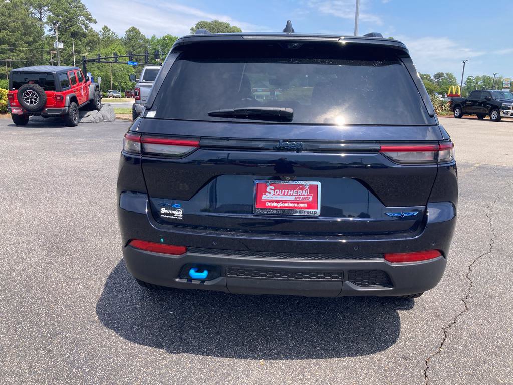 New 2024 Jeep Grand Cherokee Trailhawk w/ Luxury Tech Group III AWD/4WD image 4