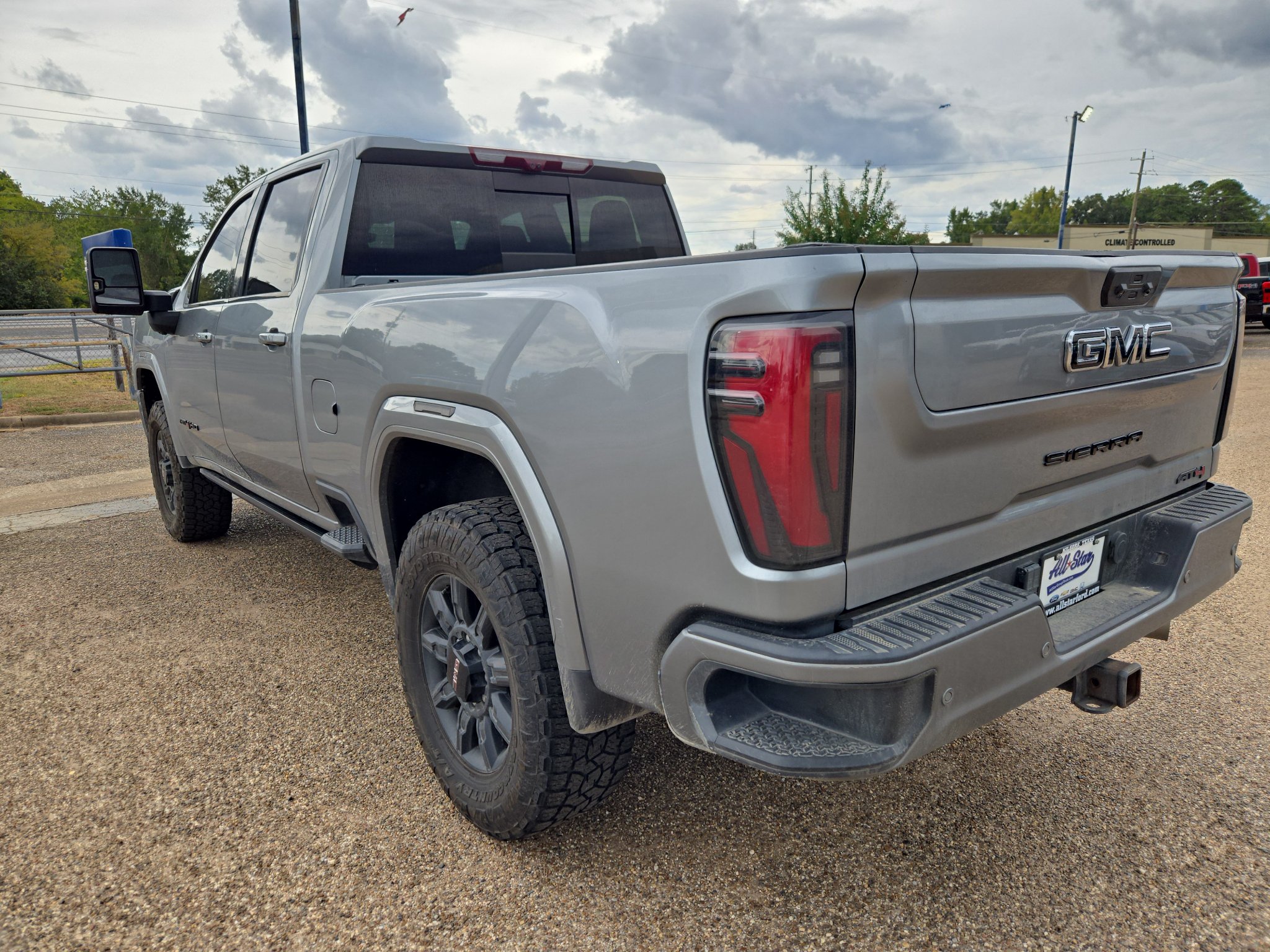 Used 2024 GMC Sierra 2500 AT4 w/ AT4 Premium Plus Package AWD/4WD image 3