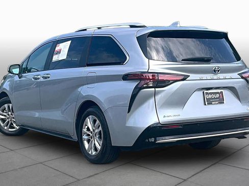 Used 2025 Toyota Sienna Limited AWD/4WD image 12