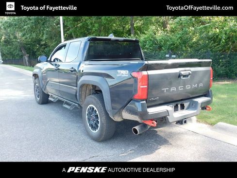 Used 2025 Toyota Tacoma TRD Off-Road AWD/4WD image 9