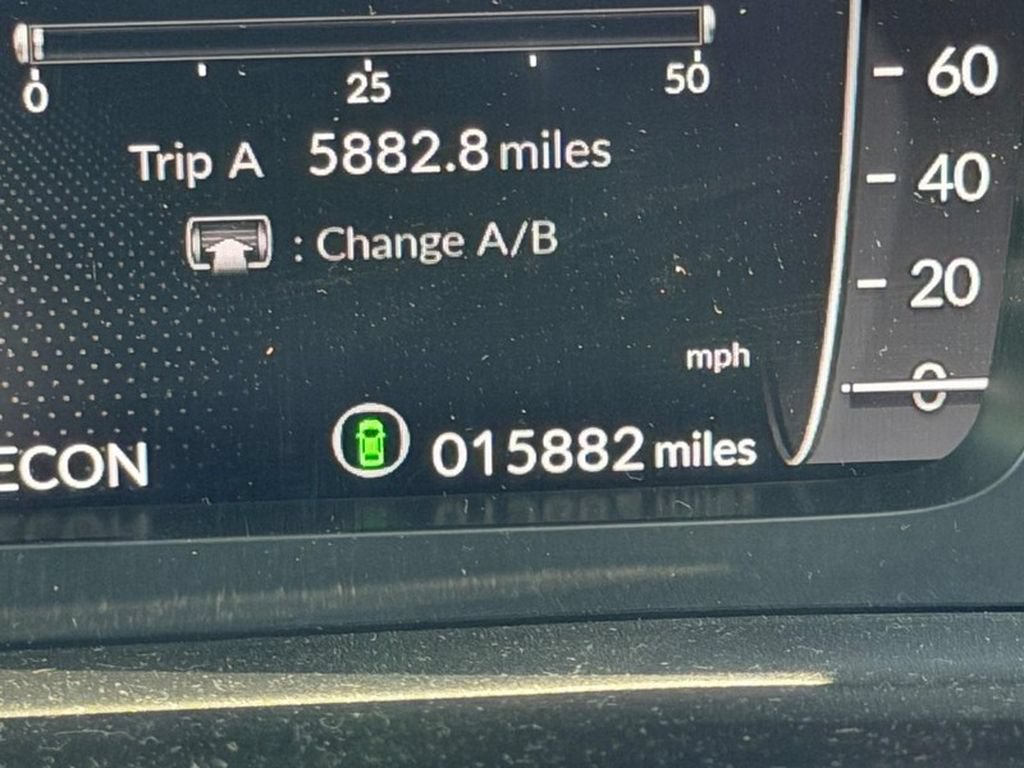 Used 2025 Honda Pilot Elite image 25