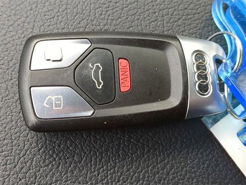 Used 2017 Audi A4 2.0T Premium image 32