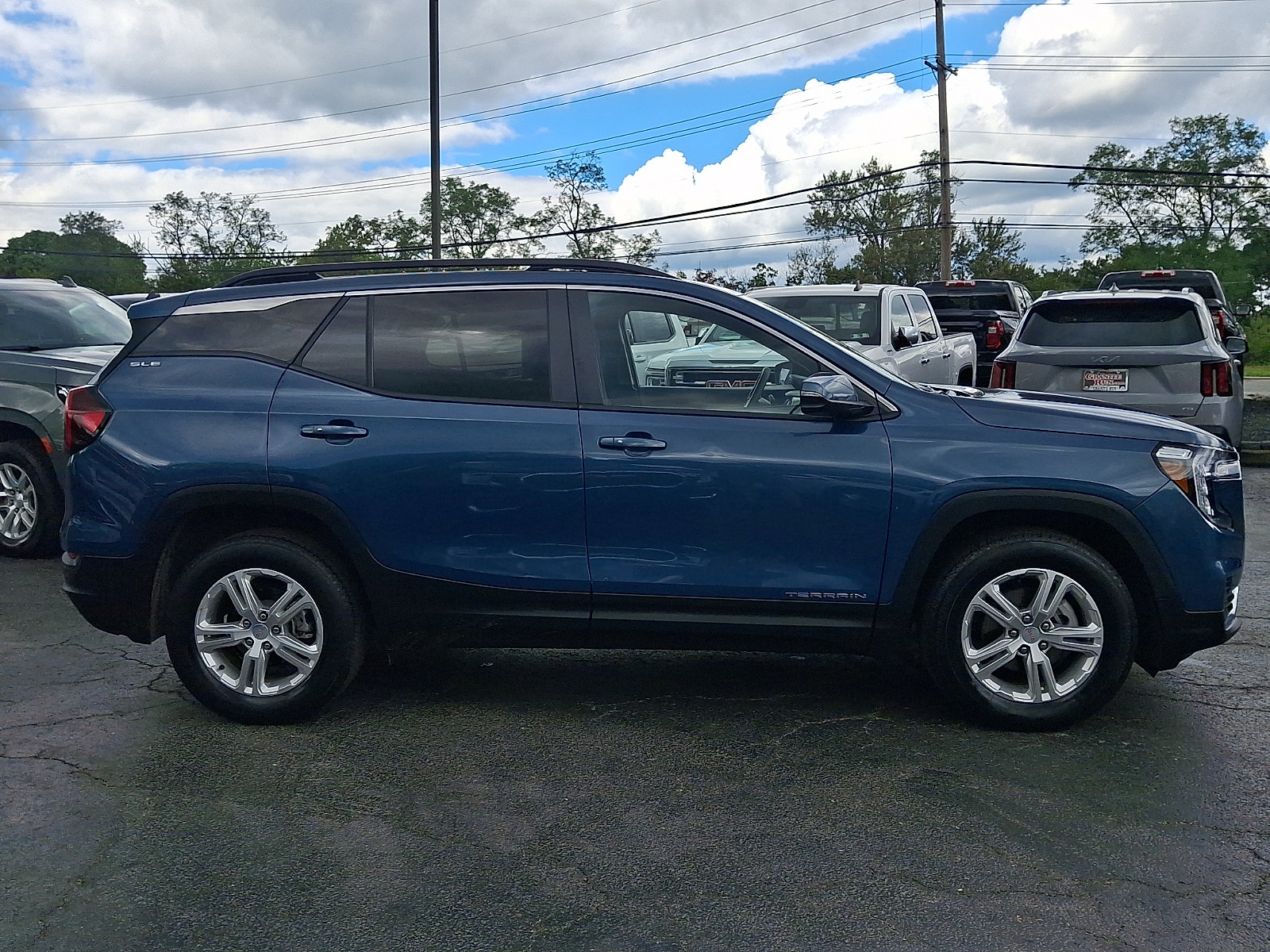 Used 2024 GMC Terrain SLE w/ Driver Convenience Package AWD/4WD image 7
