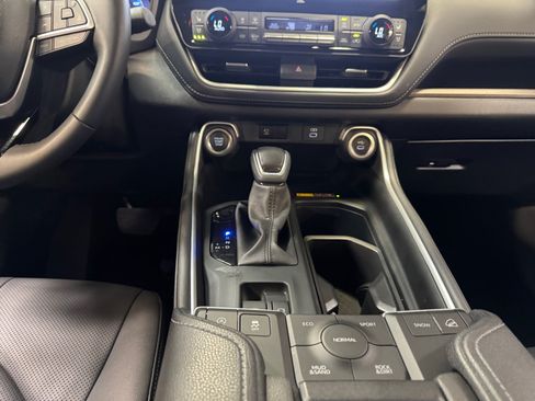 Certified 2026 Toyota Grand Highlander AWD image 20
