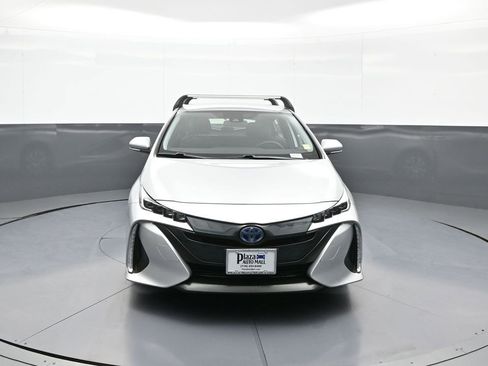 Used 2022 Toyota Prius Prime LE FWD image 2