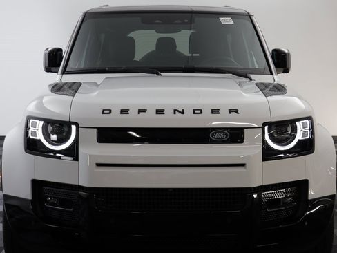 New 2025 Land Rover Defender 90 X-Dynamic SE image 23