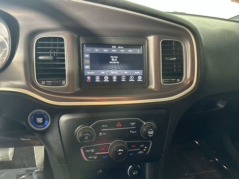 Used 2021 Dodge Charger SXT RWD image 21