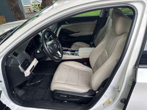 Used 2019 Honda Accord Touring image 15