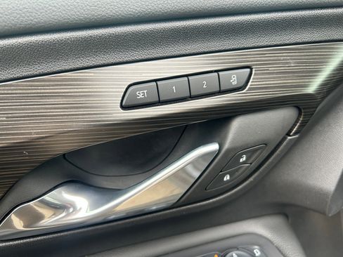 Used 2024 GMC Terrain SLT image 14