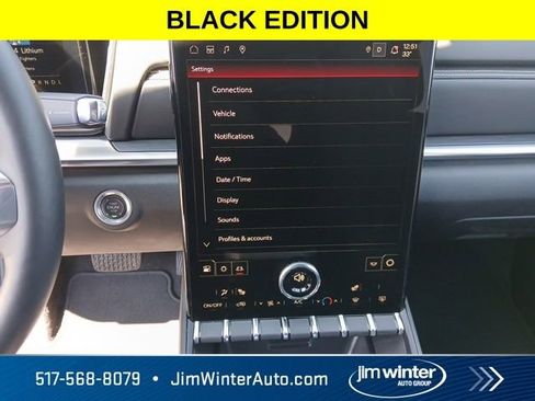 Used 2025 GMC Terrain Elevation w/ Black Edition AWD/4WD image 21
