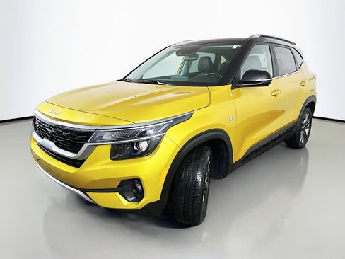 Certified 2023 Kia Seltos S image 3