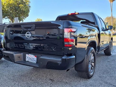 Certified 2025 Nissan Frontier SV image 20