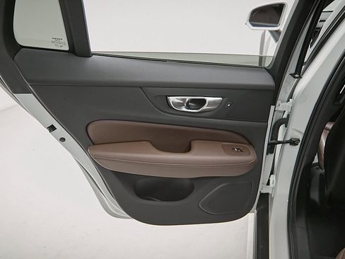 Certified 2024 Volvo V60 B5 Cross Country Ultimate image 18