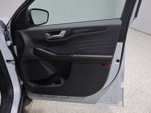 Used 2025 Ford Escape ST-Line Select AWD/4WD image 23