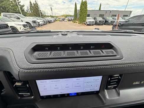 Used 2025 Ford Bronco Badlands AWD/4WD image 29
