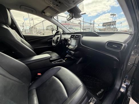 Used 2021 Toyota Prius XLE image 23