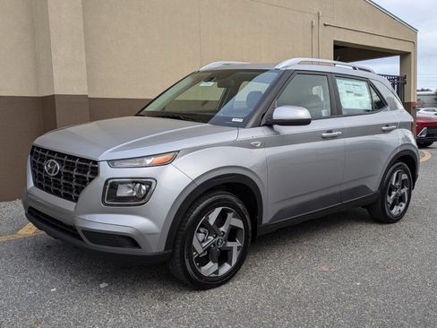 New 2025 Hyundai Venue SEL image 10