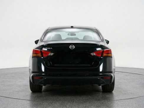 Used 2025 Nissan Altima 2.5 SV image 6