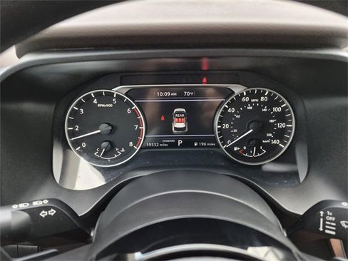 Used 2023 Nissan Rogue SV image 29