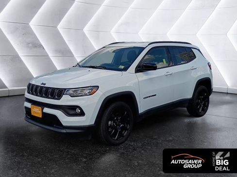 Certified 2026 Jeep Compass Latitude AWD/4WD image 1