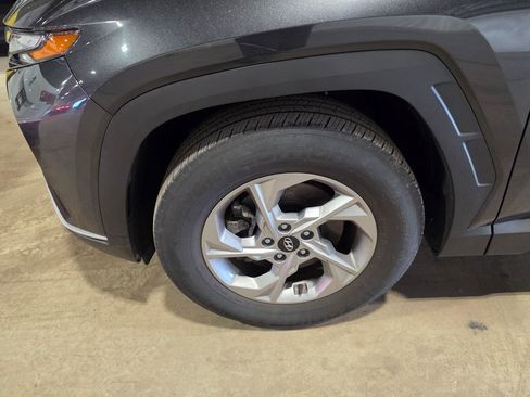 Used 2022 Hyundai Tucson SE image 3