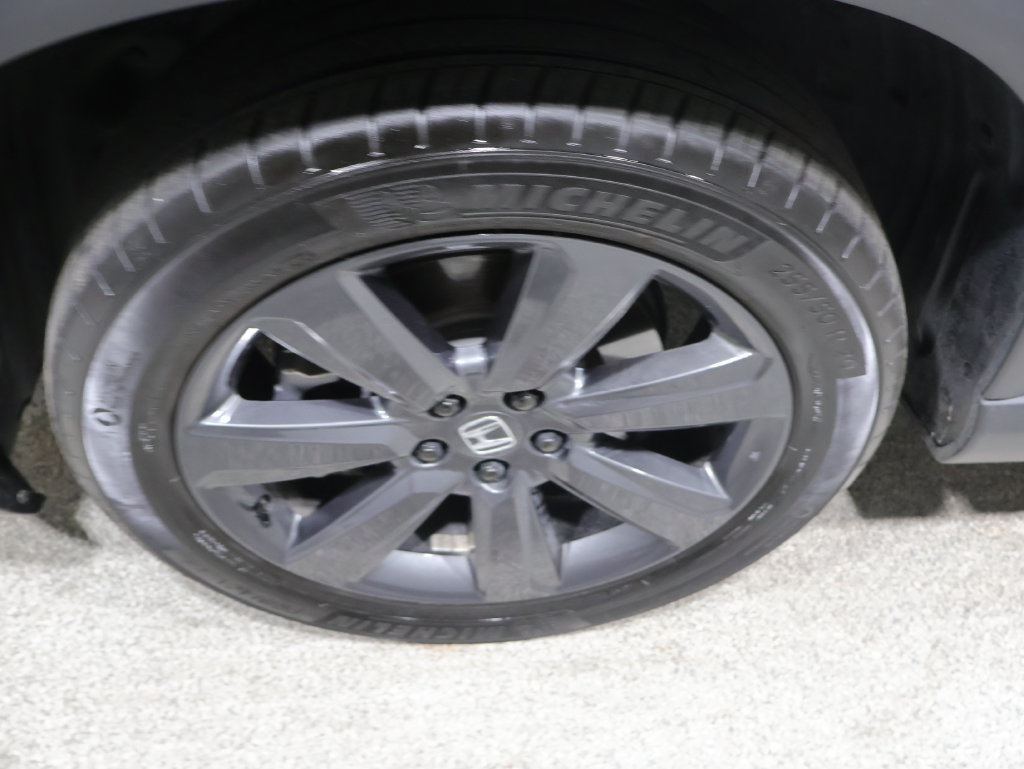 Used 2025 Honda Pilot Sport image 10