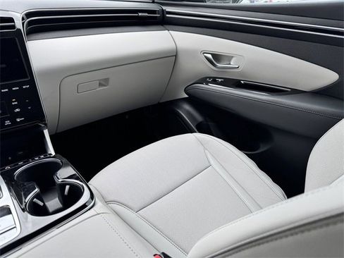 Used 2024 Hyundai Tucson Limited image 14