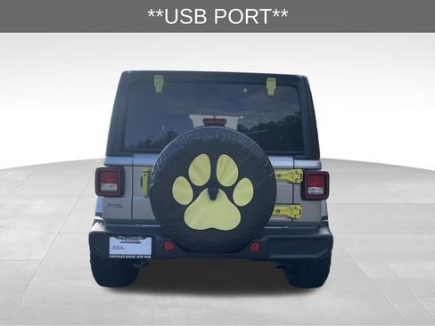 Used 2021 Jeep Wrangler Unlimited Sahara image 7