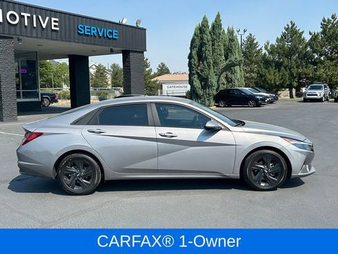 Used 2023 Hyundai Elantra SEL FWD image 2