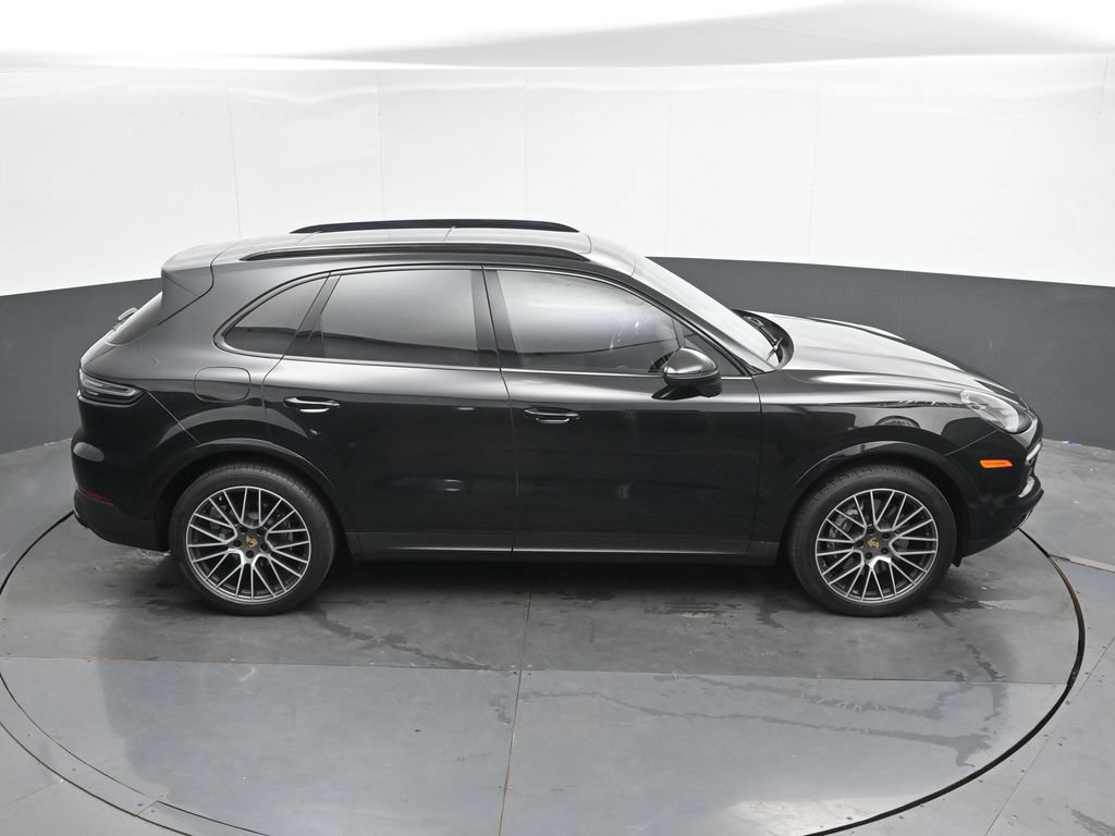 Used 2023 Porsche Cayenne AWD/4WD image 34