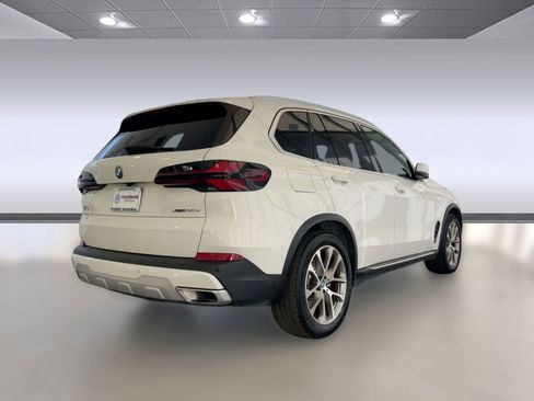 Used 2025 BMW X5 xDrive50e image 9