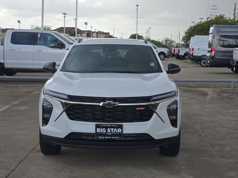 Used 2026 Chevrolet Trax RS w/ Sunroof Package FWD image 11