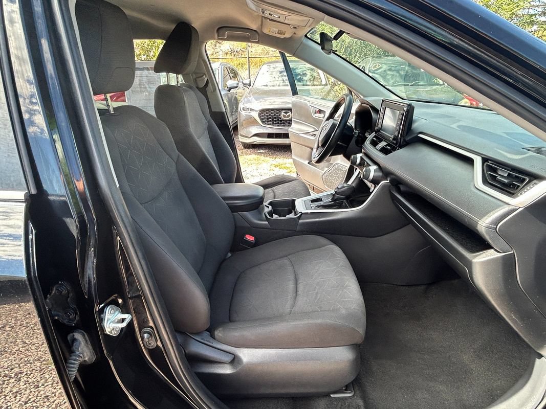 Used 2021 Toyota RAV4 XLE AWD/4WD image 20