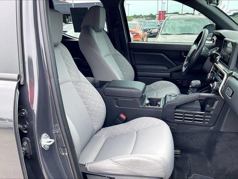 Used 2025 Toyota Tacoma SR5 RWD image 9