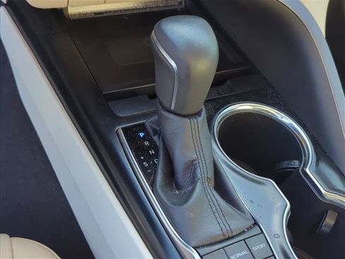 Certified 2019 Toyota Camry XLE FWD image 20