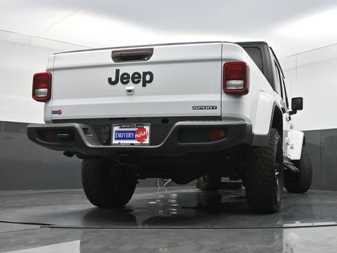 Used 2021 Jeep Gladiator Sport AWD/4WD image 29