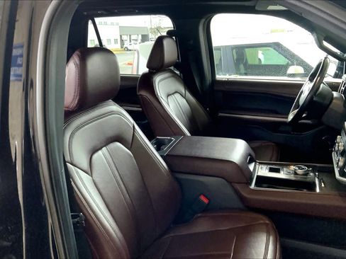 Certified 2023 Ford Expedition Limited image 9